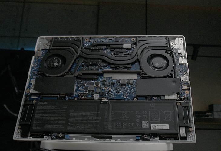 AMD銳龍AI 9領銜，2.5K 165Hz電競屏加持 華碩天選Air全線拉滿的次世代游戲本